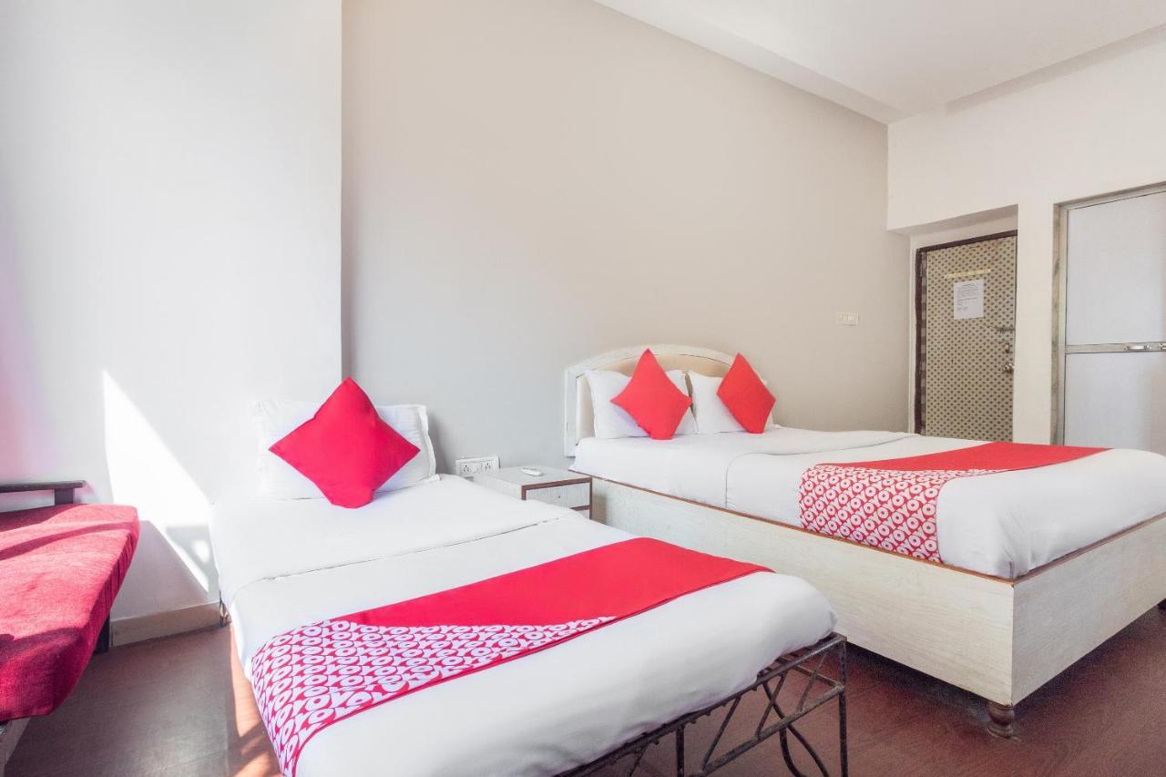 Oyo 71397 Hotel Guru มุมไบ ภายนอก รูปภาพ